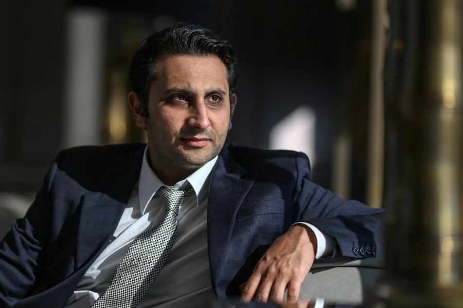 Comparison of net worth between Karan Johar and Adar Poonawalla