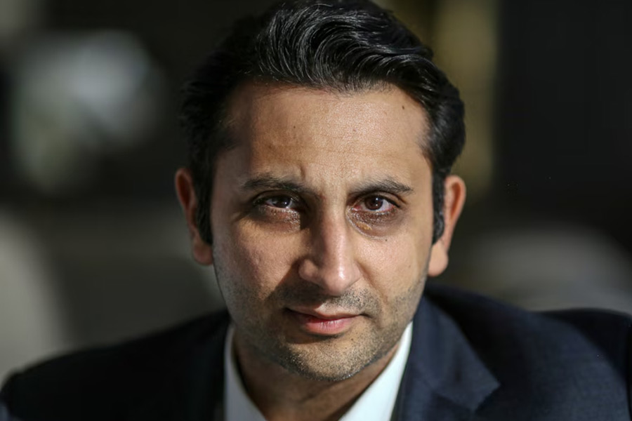 Comparison of net worth between Karan Johar and Adar Poonawalla