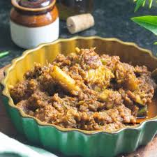 কিউপিজ়- রেস্তরাঁটি ছোট হলেও এদের রান্নার স্বাদ মুখে লেগে থাকার মতো। ঘরোয়া স্টাইলে কষা মাংস রান্না একেবারে তাক লাগিয়ে দেয়। খাসির মাংসের জন্য এদের সুনাম। ছোট বাটিতে যখন কষা মাংস যখন সামনে এসে হাজির হবে, জিভে জলের গ্যারান্টি!