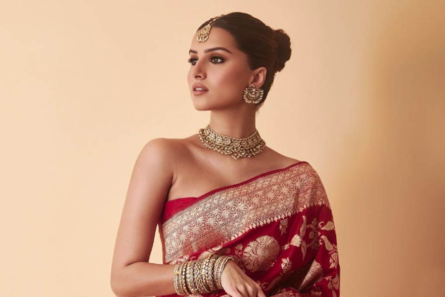 Know about bollywood actress Tara Sutaria and her relationship timeline 