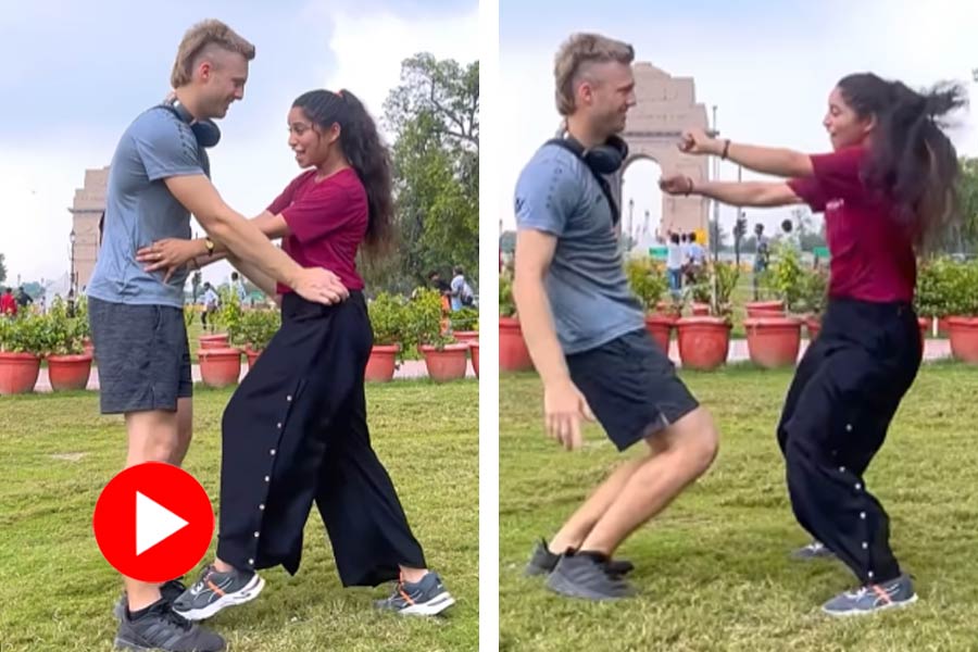 Indian girl dances with US man on Bhojpuri song in front of India Gate