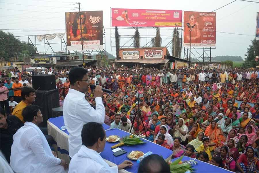 Citizens of Ketugram praising Kajal Sheikh inspite of Anubrata Mondal