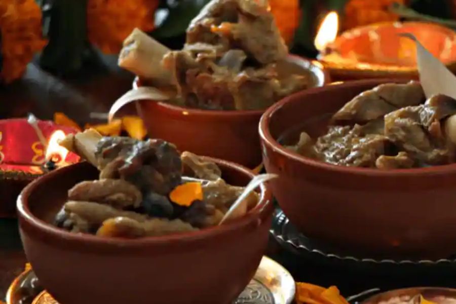 প্রত্যেকের প্রয়োজন মতো মাংস জোগাড় করার সমস্যা এবং ঘন ঘন বলি দেওয়ার জন্য লোকবলের অভাব ও আর্থিক অনটন। 