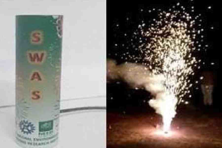 সোয়াস (সেফ ওয়াটার রিলিজার):  নাম শুনেই কিছুটা আঁচ করতে পারছেন, এই বাজি ফাটালে জলীয় বাষ্প নির্গত হয়। ফলে ৩০ শতাংশ কম ধূলিকণা বাতাসে মেশে। ‘স্টার’-এর মতো এতেও সালফার বা পটাশিয়াম নাইট্রেট থাকে না। 