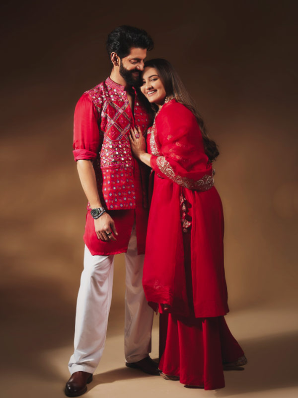 স্বামী জ়াহিরের সঙ্গে সোনাক্ষী।