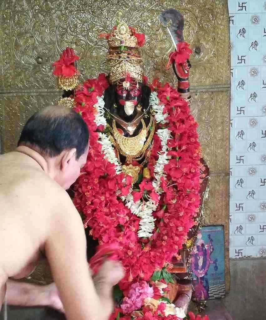 এর পর থেকেই মানুষ ভয় কাটিয়ে এই মন্দিরে যেতে সাহস পান। আস্তে আস্তে এই মন্দিরের গুরুত্ব বাড়তে থাকে এবং আশপাশের বিভিন্ন গ্রাম থেকে মানুষের সমাগম শুরু হয়।