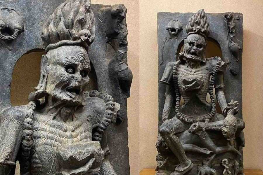 ওড়িশার এক সংগ্রহশালায় দেখা যায় দেবী চামুণ্ডার এক ভয়ঙ্কর মূর্তি। বিভিন্ন গবেষণায় প্রমাণিত হয়েছে, মূর্তিটি প্রায় ১২০০ বছরের পুরনো। 