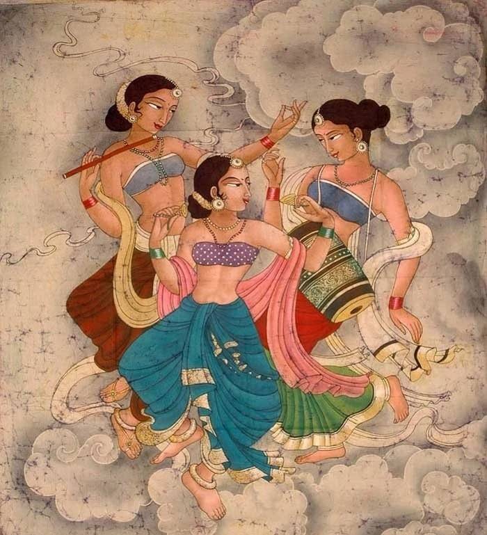  সমুদ্র মন্থনে হলাহল এবং অমৃত ছাড়াও উঠে এসেছিল রম্ভা, মেনকা, প্রমুখ অপ্সরারা, কামধেনু, ঐরাবত, কৌস্তুভ মণি, পারিজাত, চন্দ্র, শঙ্খ (যা পরবর্তীকালে বিষ্ণুর শঙ্খ পাঞ্চজন্য হিসাবে পরিচিত হয়) এবং আরও অনেক কিছু। 