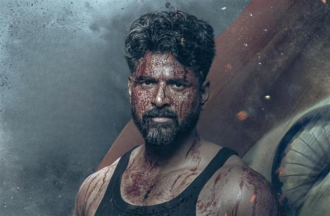 আমরণ- প্রয়াত তরুণ ভারতীয় সৈনিক মেজর মুকুন্দ ভরদারাজন এসির জীবনীকে কেন্দ্র করে তৈরি এই ছবি মুক্তি পাচ্ছে আগামী ৩১ অক্টোবর। ছবির মুখ্য চরিত্রে অভিনয় করেছেন জনপ্রিয় দক্ষিণী অভিনেতা শিব কার্তিকেয়ন। 