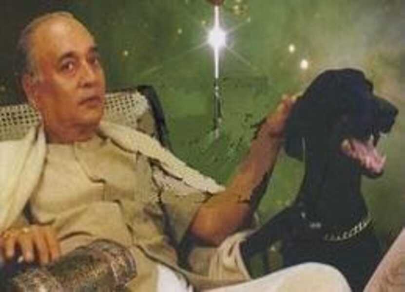 বলাই বাহুল্য, ছবির কেন্দ্রবিন্দুতে রয়েছে একটি হিরের আংটি। বসন্ত চৌধুরী, অয়ন বন্দ্যোপাধ্যায়, সুমন্ত মুখোপাধ্যায়, মুনমুন সেন প্রমুখের অভিনয় ছিল অনবদ্য।  