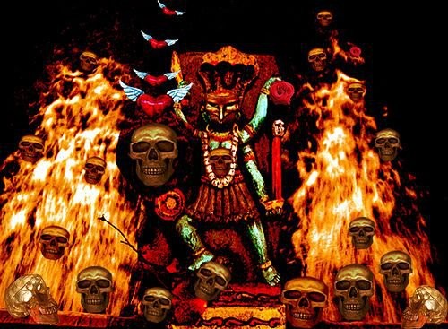 তবে কালীর অন্যন্য রূপের মধ্যে সবচেয়ে ভয়ঙ্কর হল শ্মশান কালী। বিভিন্ন শ্মশানঘাটে কালীর যে রূপটির পুজো করা হয়, তা'শ্মশানকালী' নামে পরিচিত। বাংলার প্রায় সব শ্মশানেই শ্মশানকালীর পুজো হয়। 