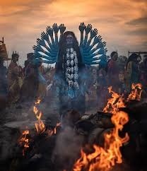 রাজ্যে এমন একাধিক শ্মশান রয়েছে, যেখানে শবদেহ না আসা পর্যন্ত পুজো শুরু হয় না। দক্ষিণ কলকাতার কেওড়াতলা মহাশ্মশানেও এমনটাই রেওয়াজ। 