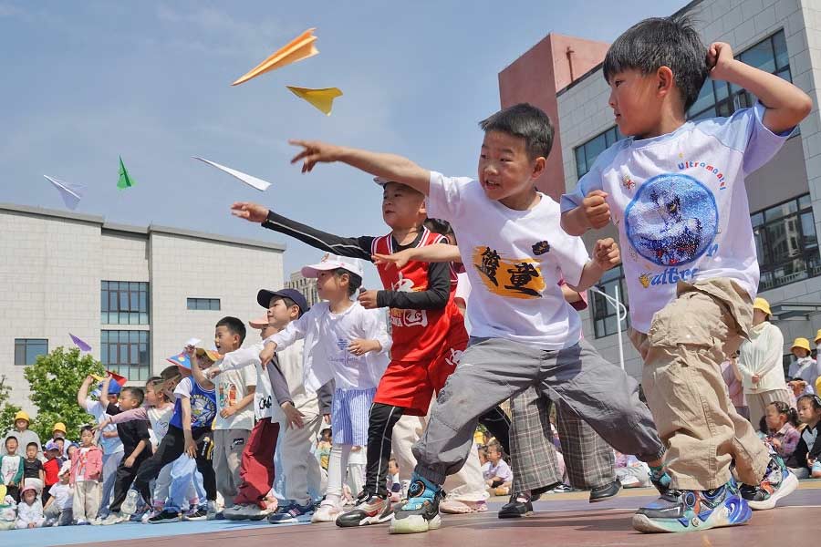 Thousands of famed kindergartens have been closed in china