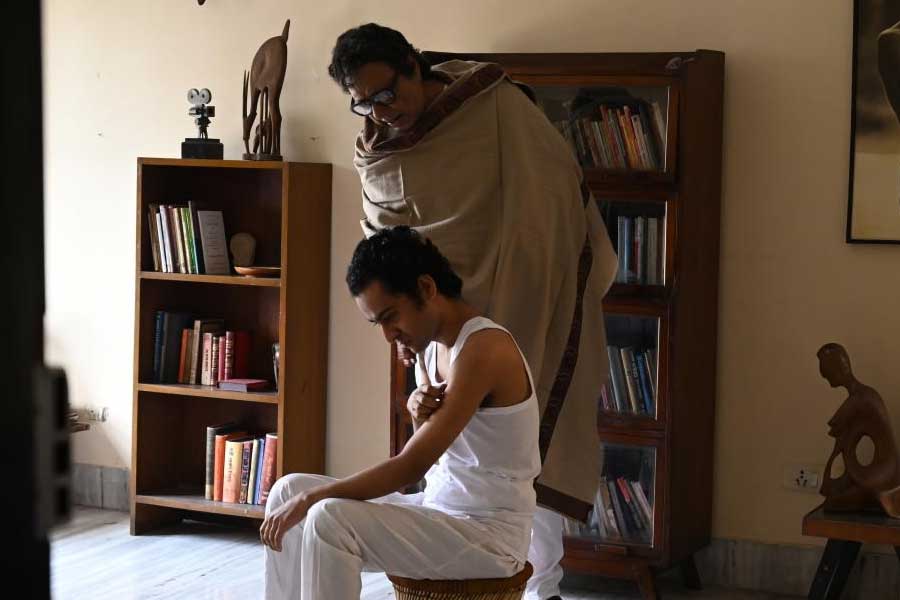 Bengali film Chaalchitra Ekhon directed by Anjan Dutt getting praised in numerous film festivals