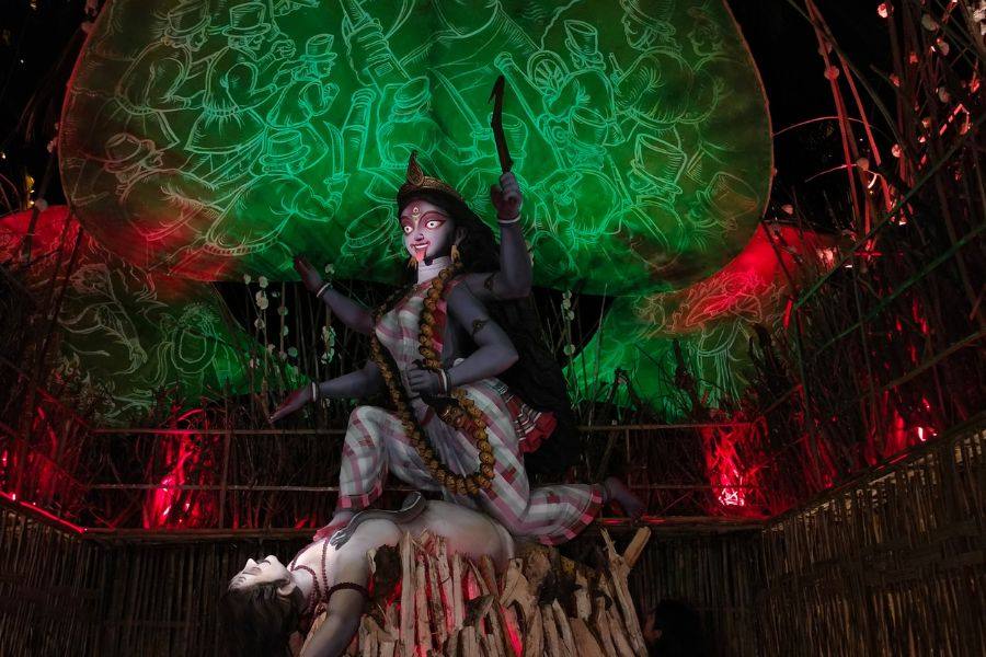 মৈনাক ক্লাব। থিম: কালীক্ষেত্র মৈনাক