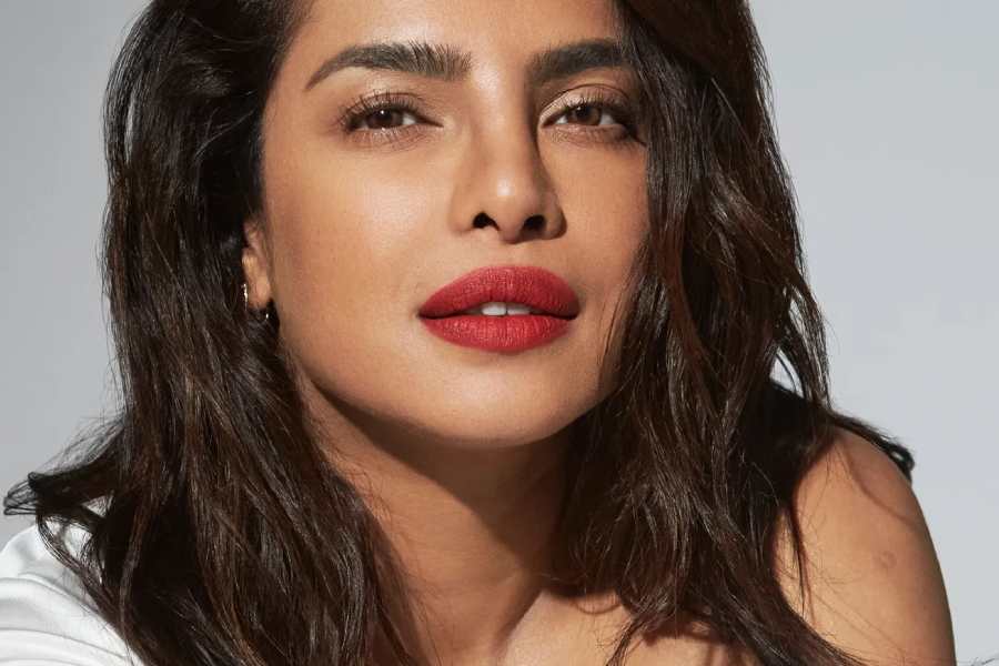 Natural ways get plump and fuller lips like Bollywood actors