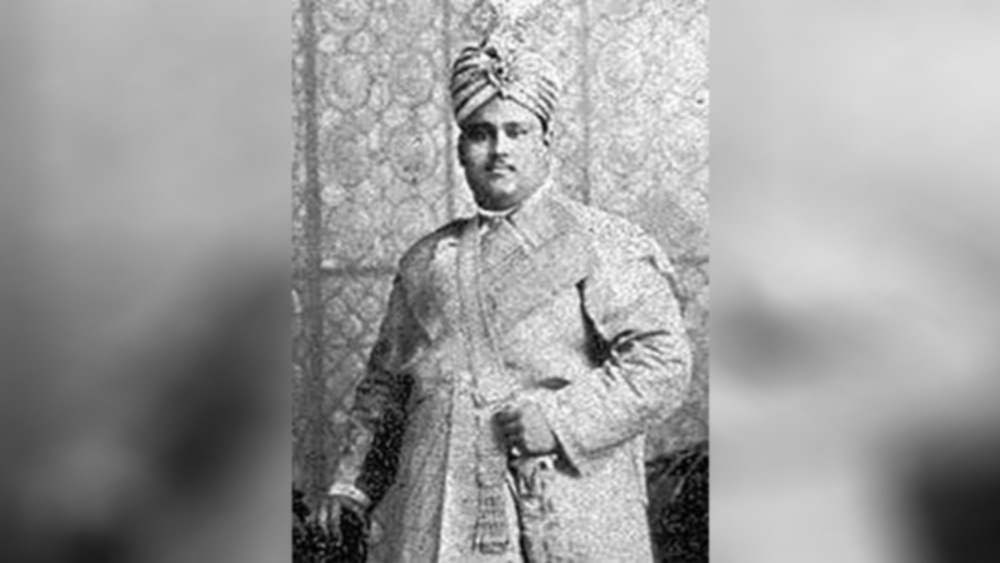 সে সময়ে নদিয়ার সিংহাসনে দোর্দণ্ডপ্রতাপশালী রাজা কৃষ্ণচন্দ্র। তিনি মূর্তিগুলি সরিয়ে আনেন। কিন্তু মূর্তির অবস্থান পরিবর্তনের জন্য এবং বহু মানুষের স্পর্শে আসার কারণে সিদ্ধান্তবাগীশেরা সেই মূর্তিকে তৎক্ষণাৎ পুনঃপ্রতিষ্ঠায় বাধা দেন এবং বারো বৎসর মাটিতে পুঁতে রাখার সিদ্ধান্ত জানান। 