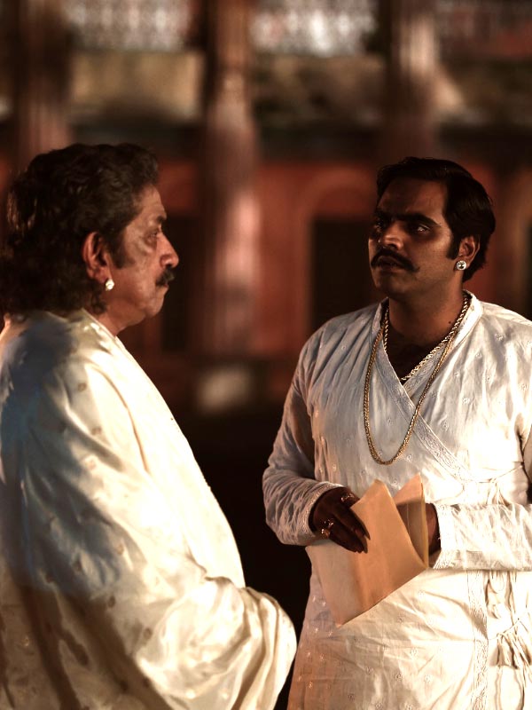 Set visit of Bengali film Devi Chowdhurani starring Sabyasachi Chakraborty and Kinjal Nanda directed by Subhrajit Mitra