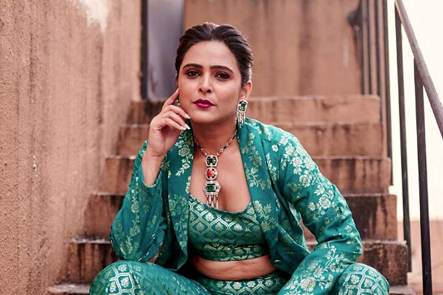 Meet bollywood actress Madhurima Tuli, know about her career and relationship