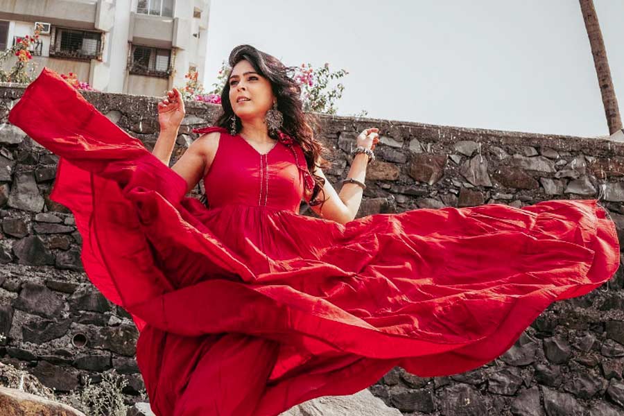 Meet bollywood actress Madhurima Tuli, know about her career and relationship