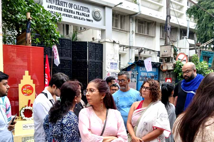 মিছিলে অভিনেত্রী চৈতি ঘোষাল।