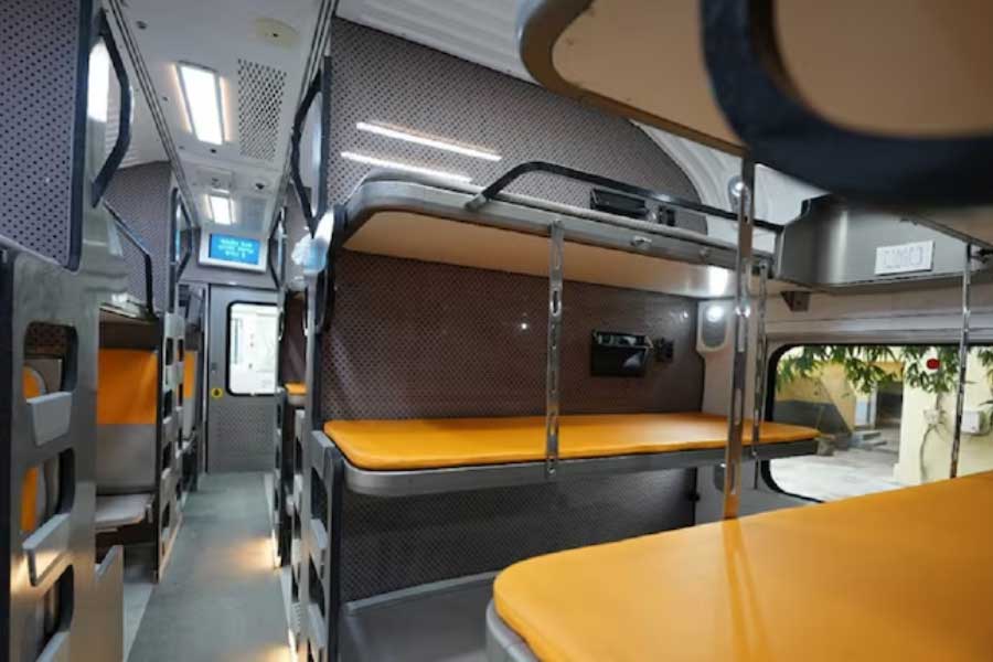 Vande Baharat sleeper train, rail minister unveil new prototype coach 