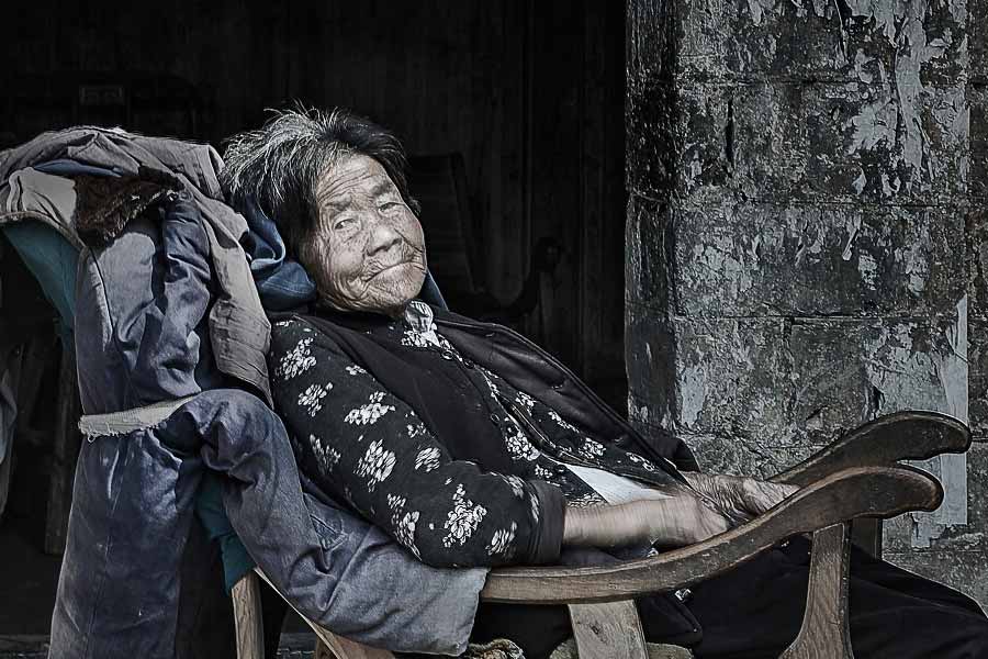 40 thousand Old people died alone in Japan this year