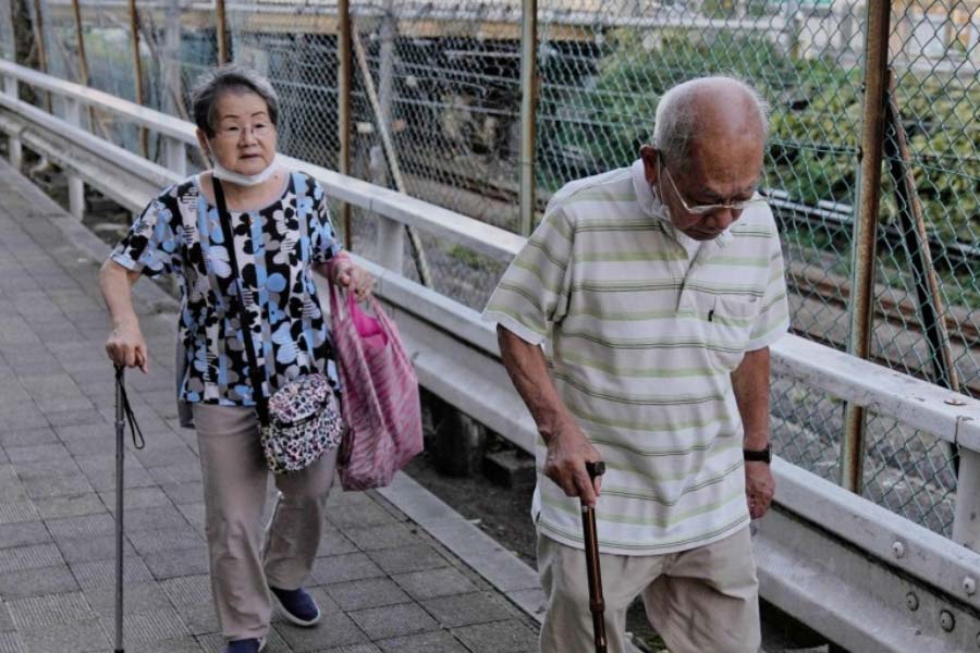 40 thousand Old people died alone in Japan this year