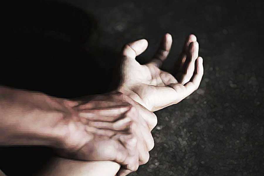 Deaf and dumb woman in Kultali raped by neighbor in a condemned house dgtld