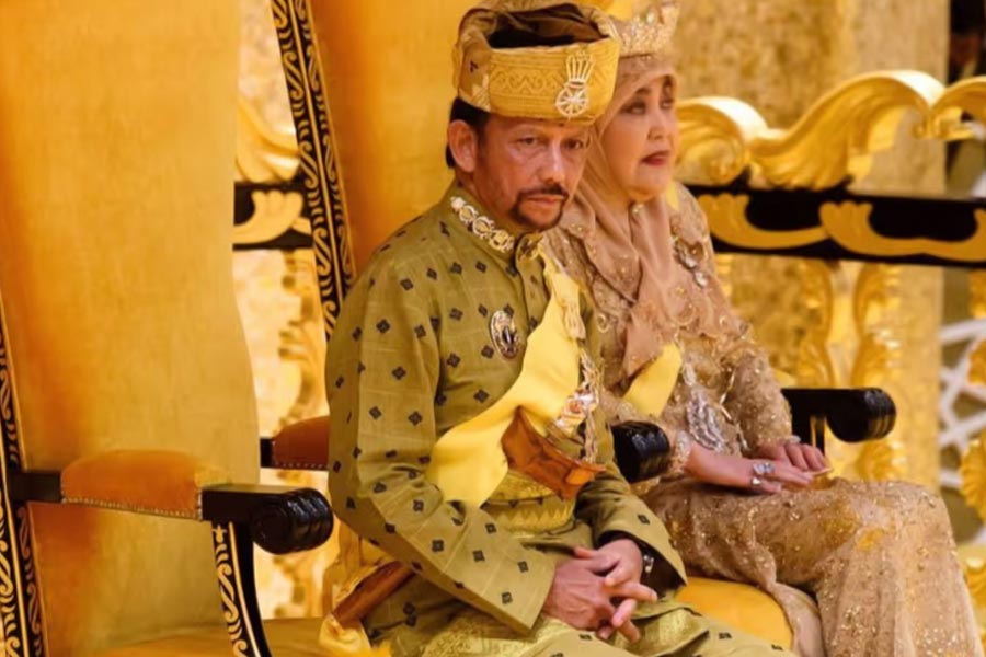 Hassanal Bolkiah, who made gold palace for residency, will welcome prime minister Narendra Modi on his Visit to Brunei