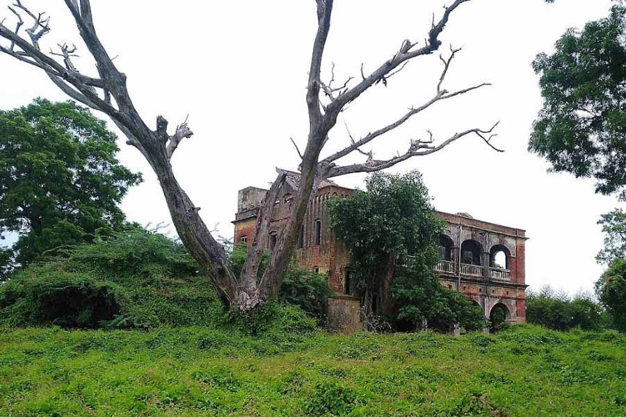 Frances Johnson known as Begum Johnson has her grave at St. John's Church Kolkata