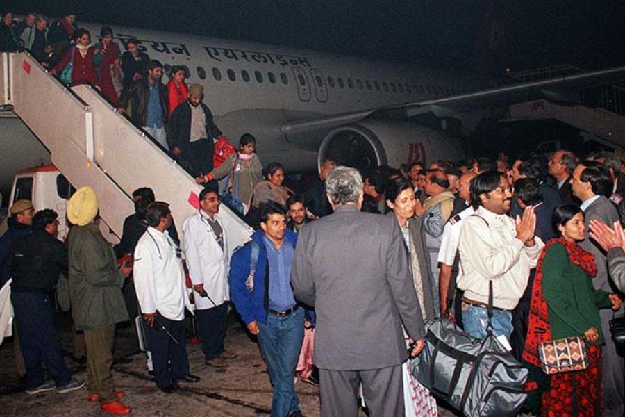 All need to knows about Indian Airlines Flight 814 Hijack