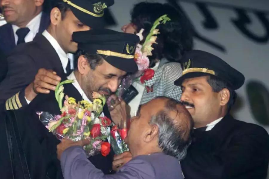 All need to knows about Indian Airlines Flight 814 Hijack