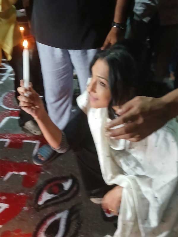 শ্যামবাজারে ঋতুপর্ণা সেনগুপ্ত।