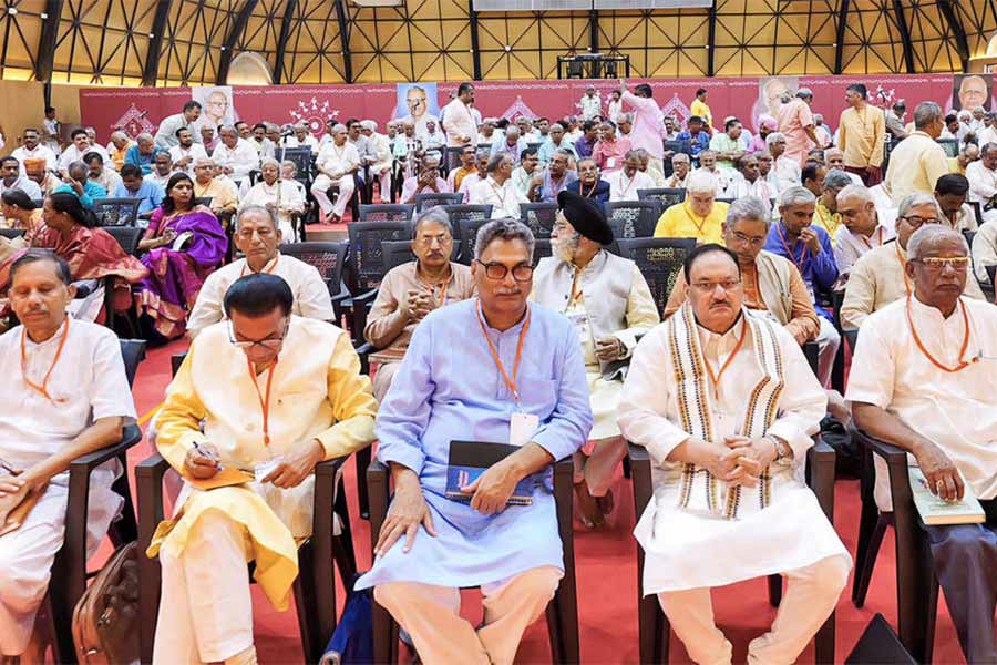 সমন্বয়: আরএসএস-এর বৈঠকে উপস্থিত বিজেপির জাতীয় সভাপতি জে পি নড্ডা-সহ অন্যরা। ৩১ অগস্ট, পালাক্কড়, কেরল।