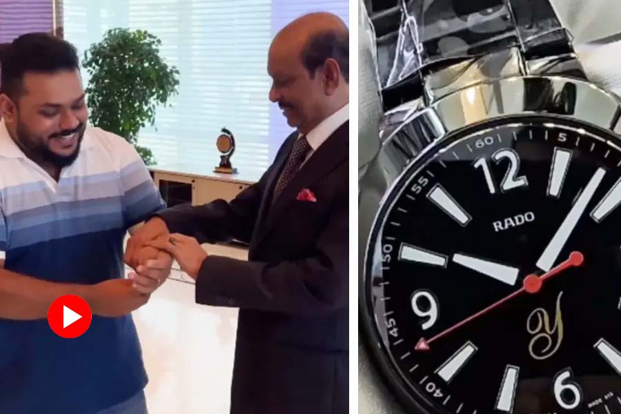 Fan received gifts worth rs 2 lakh from Billionaire