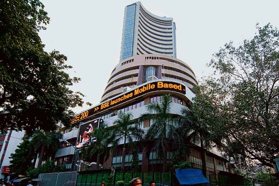 Current situation of Indian Economy report of World Bank GDP Chinese economy