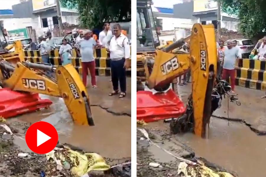 Video of pothole in Gurugram road