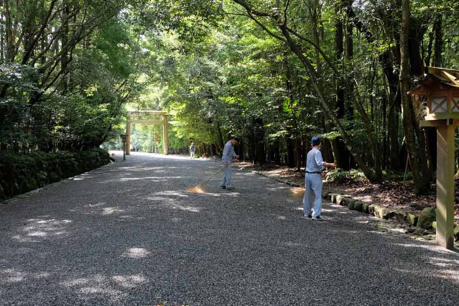 Where did the trash can go in japan