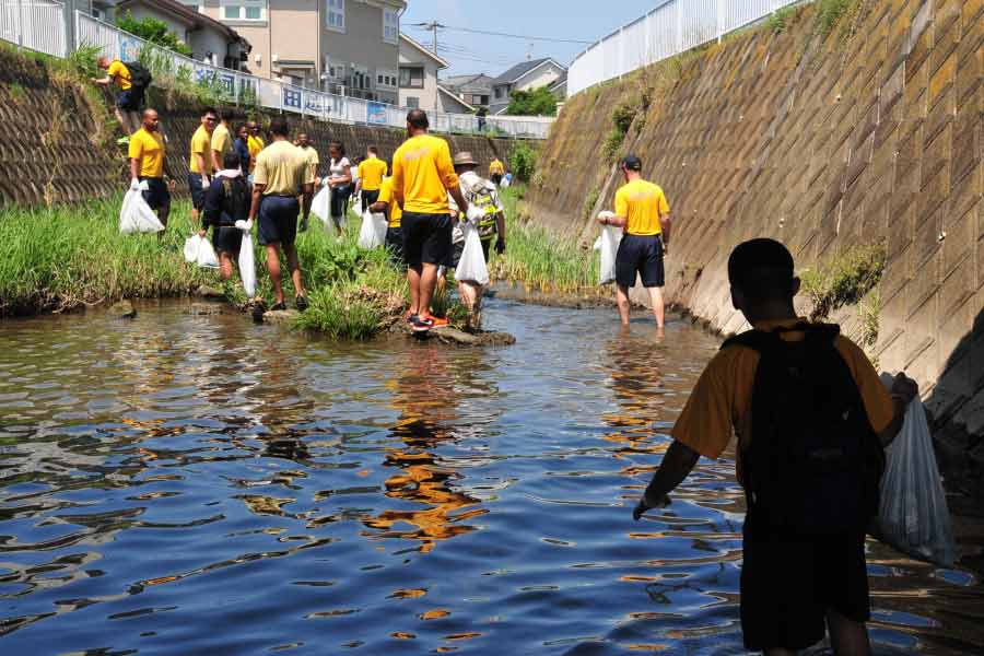 Where did the trash can go in japan