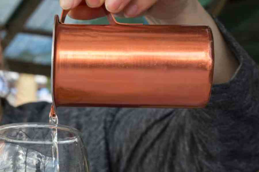 Girl suffered from abdominal and stomach discomfort after drinking copper infused water