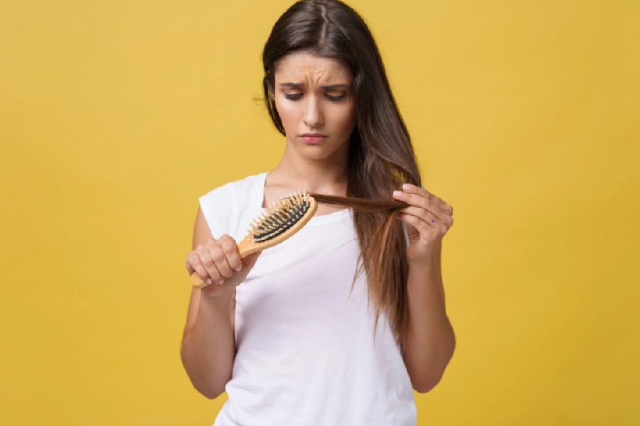 Five combing mistakes which lead to hair fall