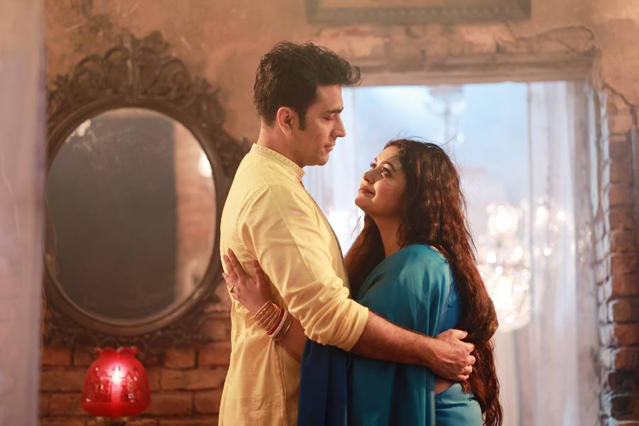 Image Of Abir Chatterjee, Ritabhari Chakraborty