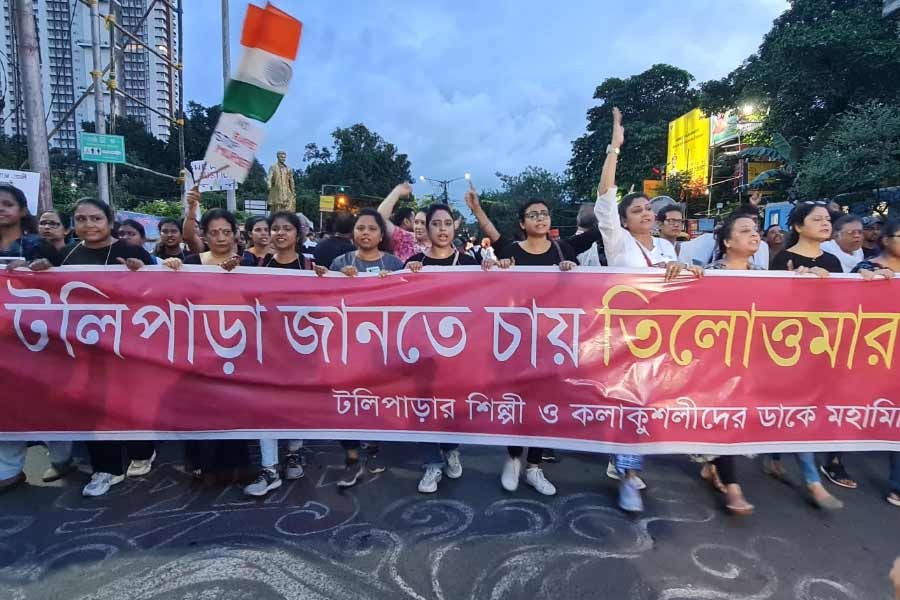 টলিপাড়ার মিছিল।