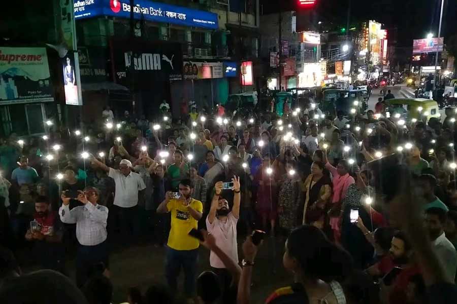 ব্যারাকপুরের রাস্তায় প্রতিবাদ। 