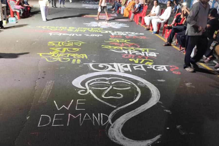 গড়িয়া থেকে যাদবপুরের পথে 'মুছবি যত, আঁকব তত' কর্মসূচি।