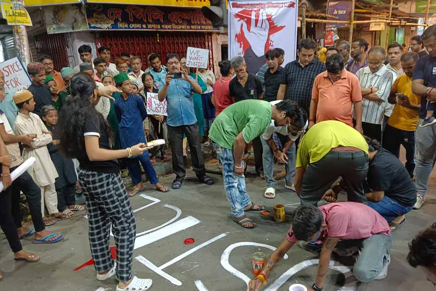 রাজা রামমোহন সরণিতে নাগরিক প্রতিবাদ।