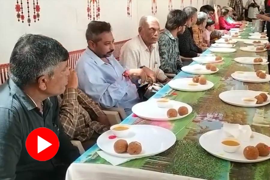 Laddu eating competition for Ganesh Chaturthi in Gujarat goes viral