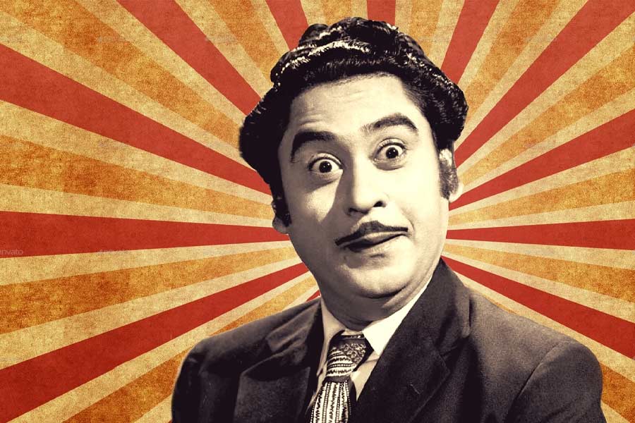 ‘আপ কী কসম’ ছবি মুক্তির পর ‘জয় জয় শিবশঙ্কর’ গানটি জনপ্রিয় হয়ে ওঠে। লোকের মুখে মুখে ঘুরতে থাকে গানটি। কিন্তু পরিচালকের কটাক্ষের শোধ তুলতে এই গানের কলিই নাকি পরিবর্তন করেন কিশোর।