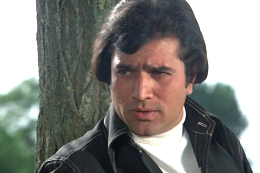 কিশোরও তাঁর মশকরা নিয়ে মুখে কুলুপ এঁটেছিলেন। কানাঘুষো শোনা যায়, ছবিটি মুক্তির পর পরিচালককে গানের ব্যাপারে জানিয়েছিলেন কিশোর। তখন আর গানের কলি পরিবর্তন করার কোনও সুযোগও ছিল না। পরিচালকও পুরো বিষয়টি মশকরা হিসাবেই নিয়েছিলেন।